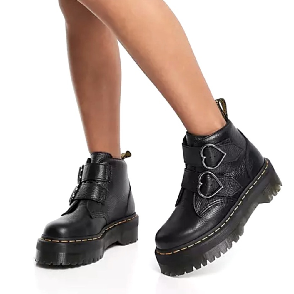NEW DR MARTENS DEVON HEART LEATHER PLATFORM BOOTS